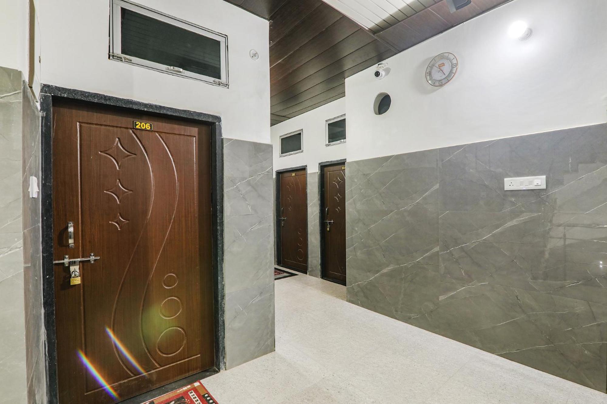 Fabexpress Milan Palace Ayodhya Exterior photo