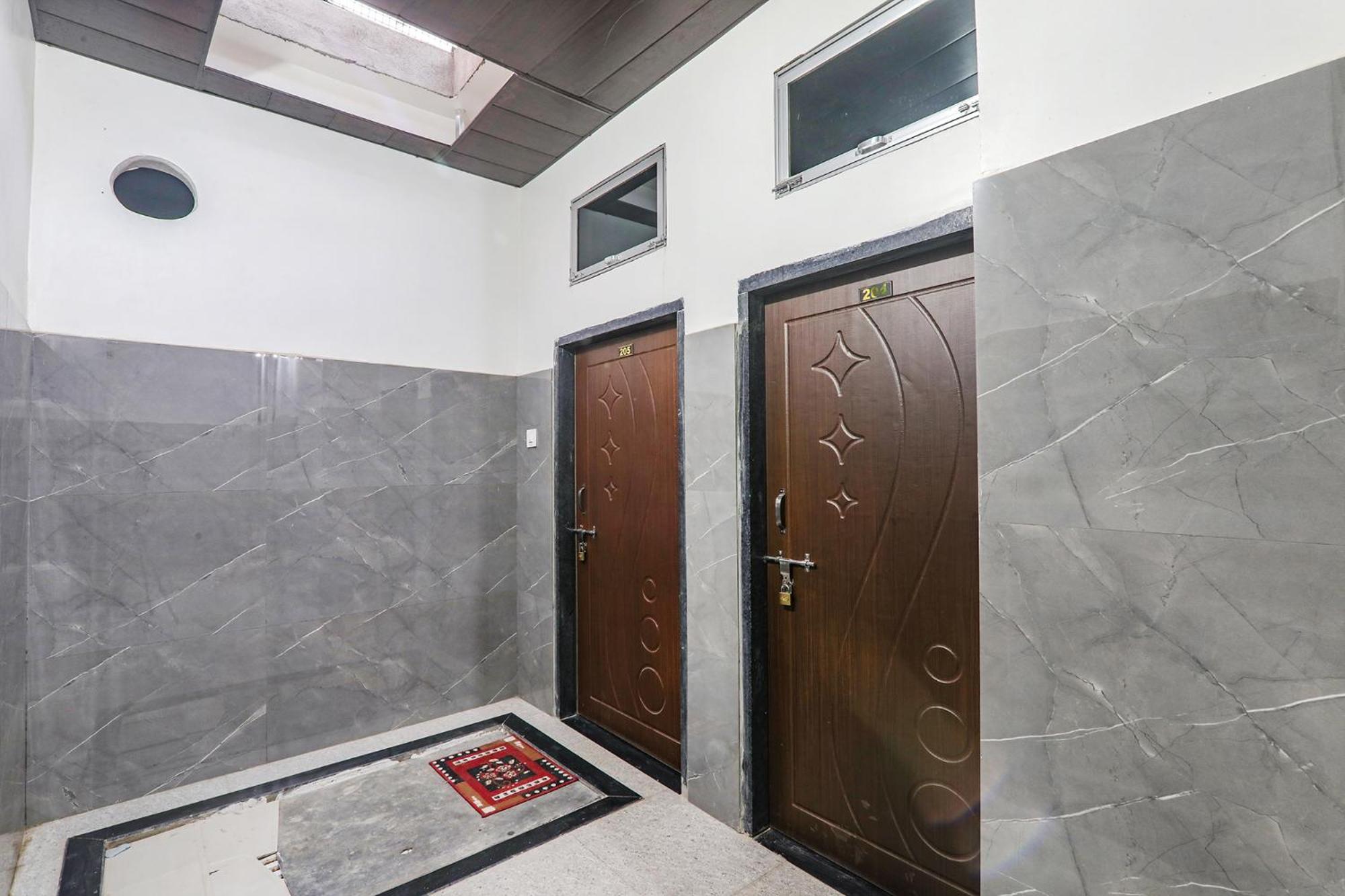 Fabexpress Milan Palace Ayodhya Exterior photo